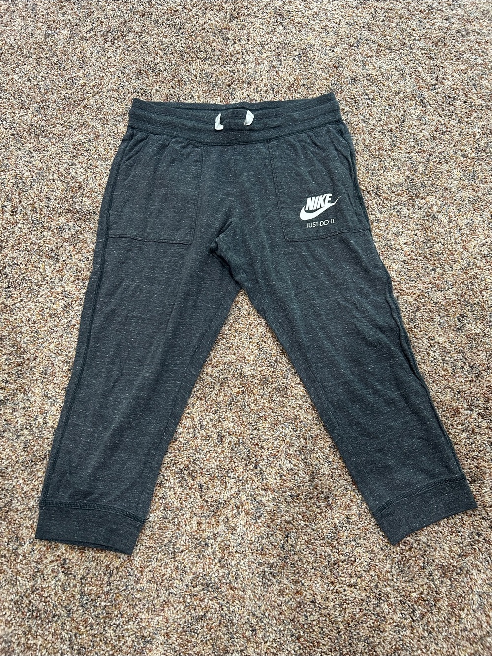 Nike women’s capris Sz M